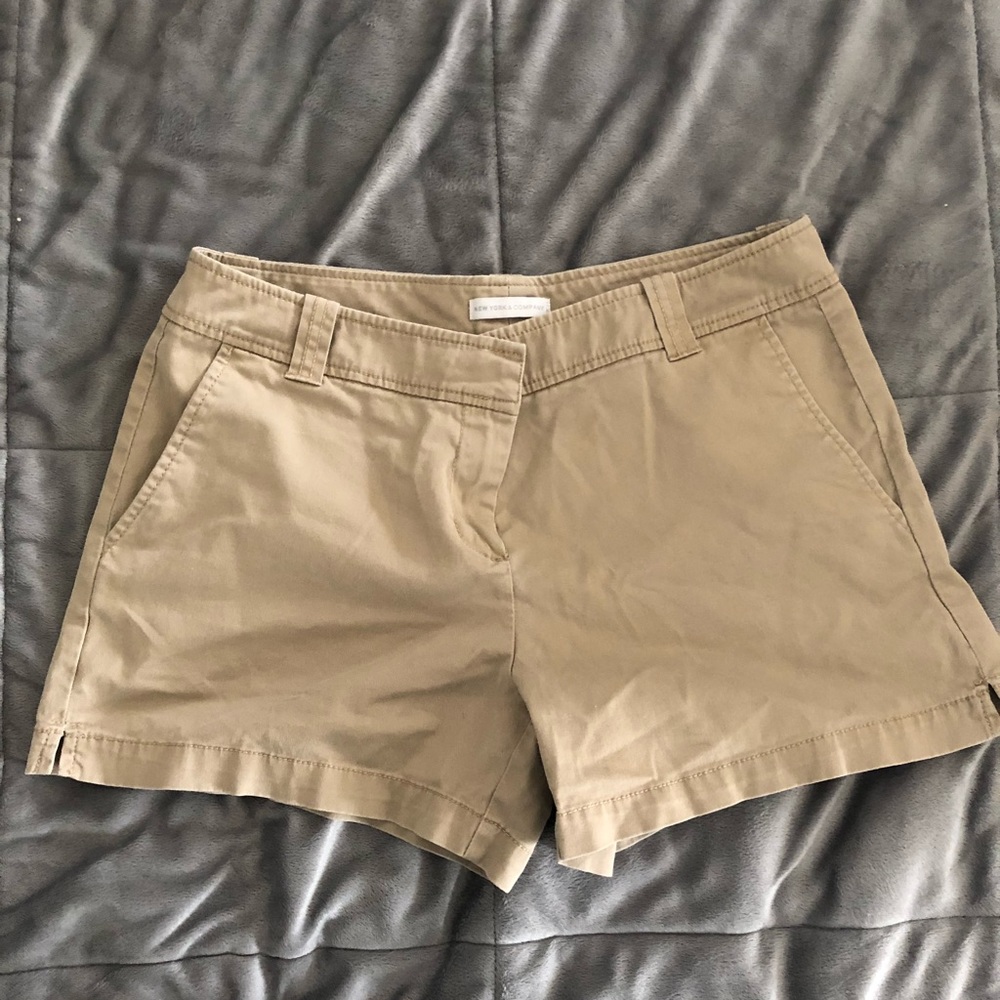 New York and company khaki shorts